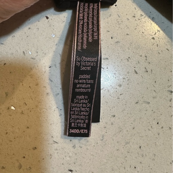 VS 34DD padded with no wire bra - Picture 5 of 10